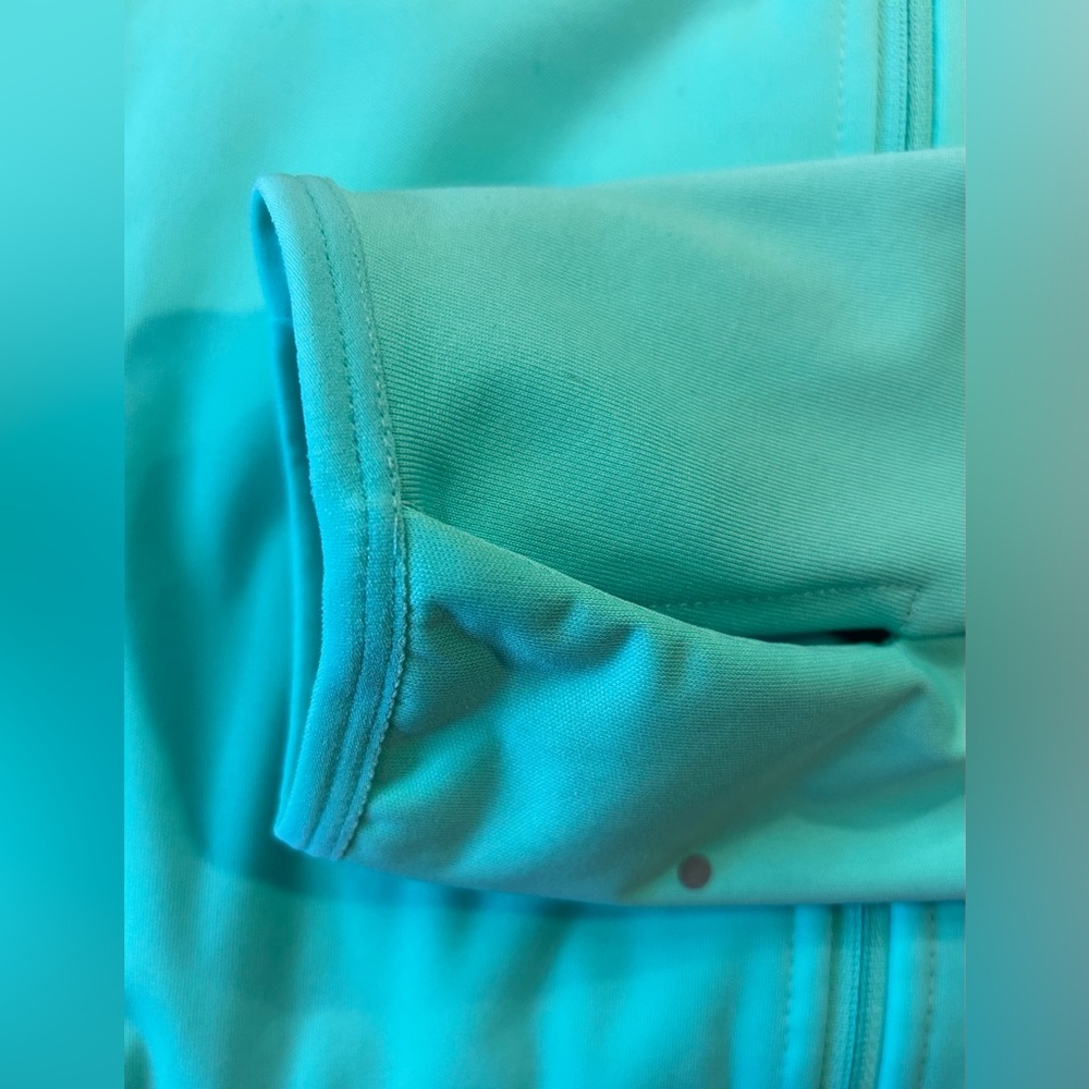 NWOT Nike Shield Running Jacket - Picture 8 of 8